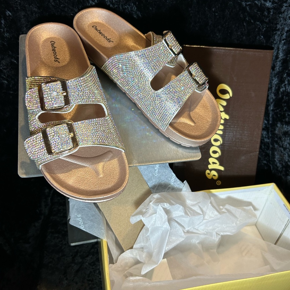 Outwoods women sparkling sandals - NWT size 10